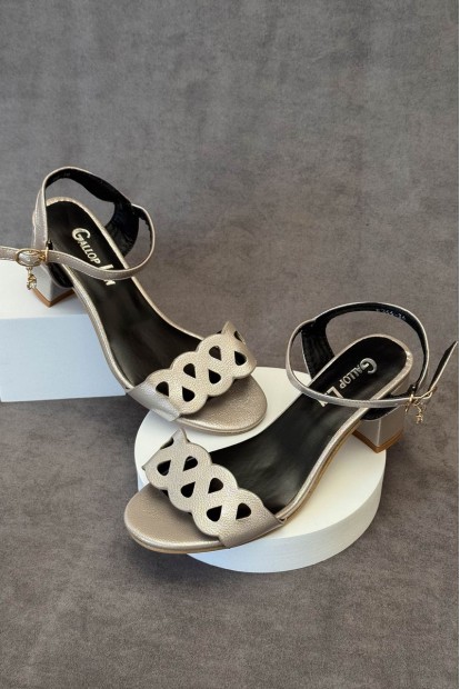 Босоножки женские, цвет серый, 243RE266