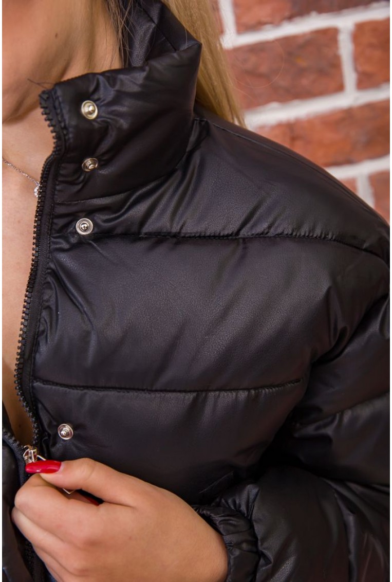 Купить Короткая женская куртка черного цвета 182R2806 - Фото №5