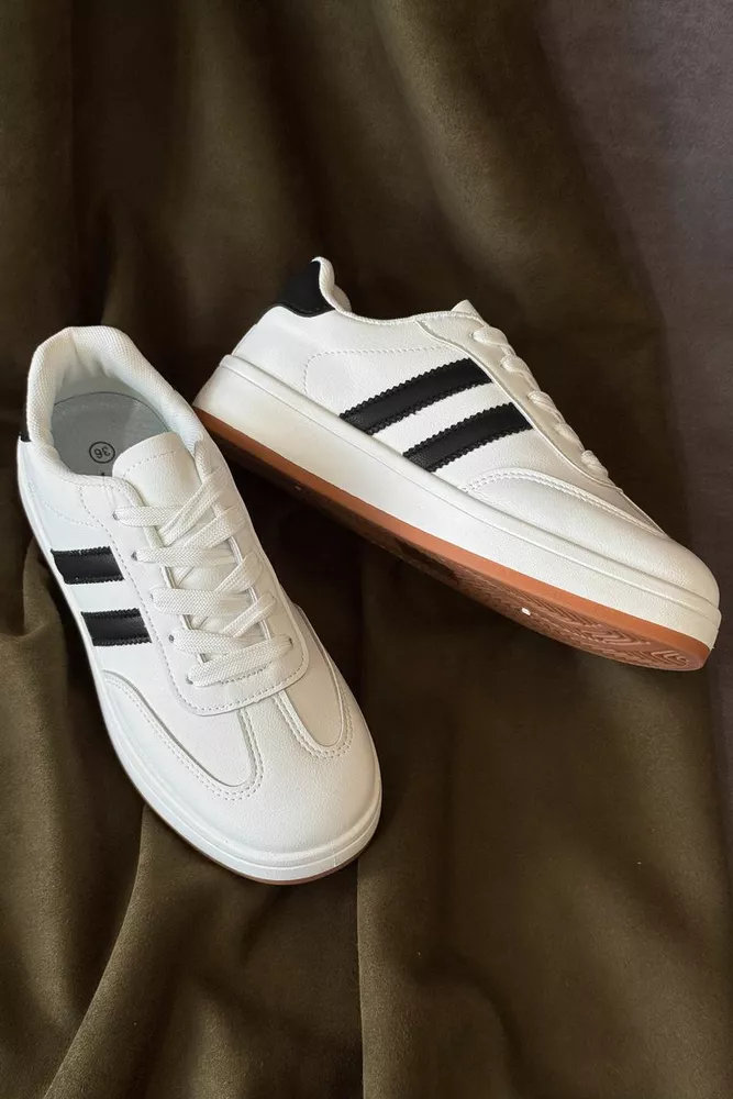 Купити Кросівки жіночі екошкіра, колір біло-чорний, 248RJH700 - Фото №1