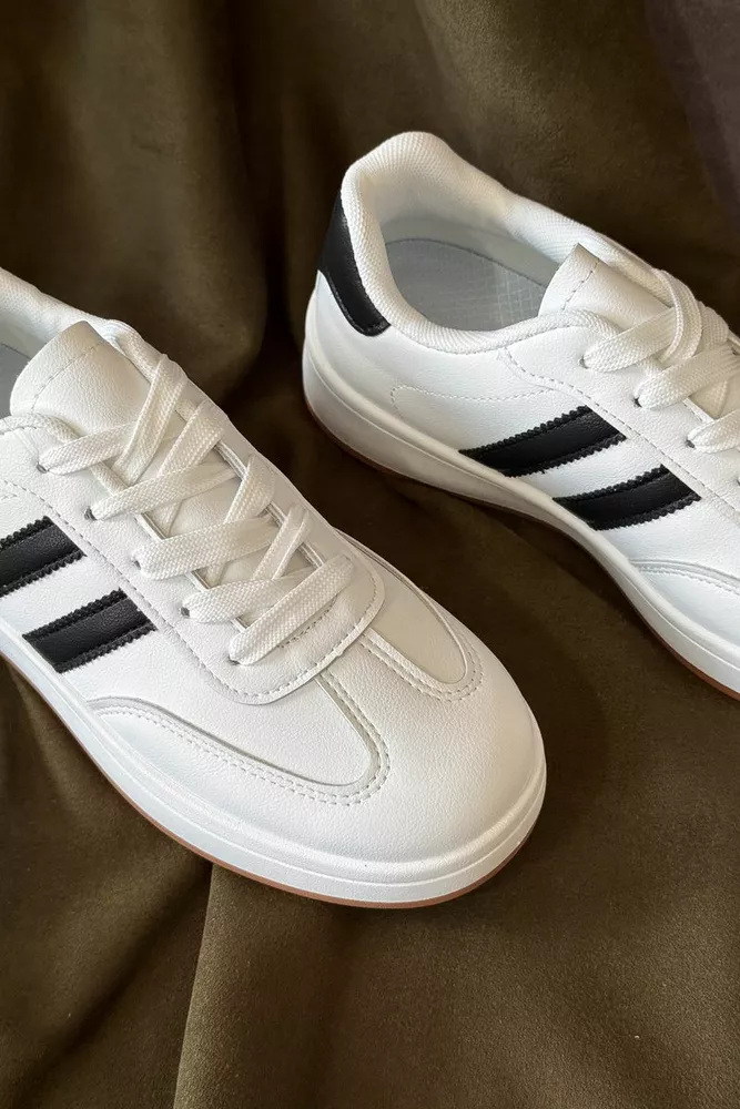 Купити Кросівки жіночі екошкіра, колір біло-чорний, 248RJH700 - Фото №2