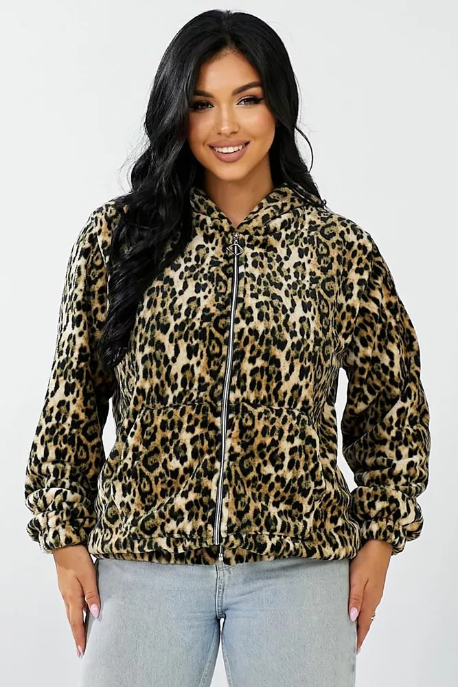Купить Бомбер женский c капюшоном  -уценка, цвет леопардовый, 257R48-U-1 - Фото №1