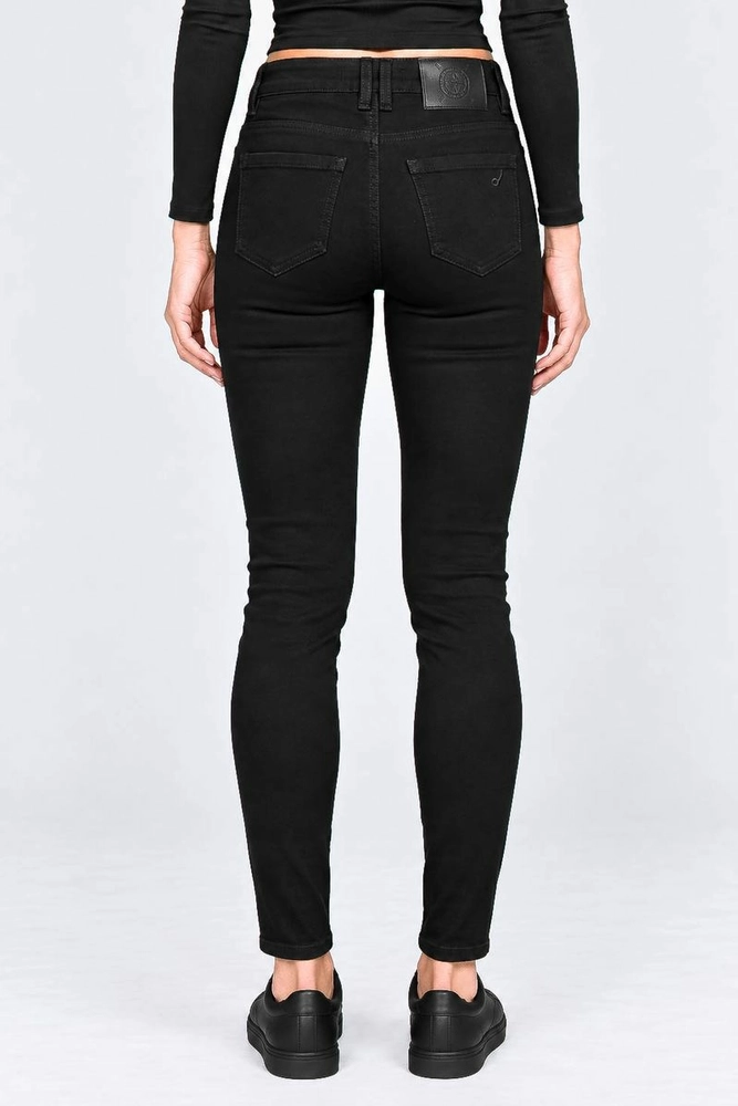 Купити Джинси жіночі однотонні Slim fit, колір чорний, 244RF-81739 - Фото №3