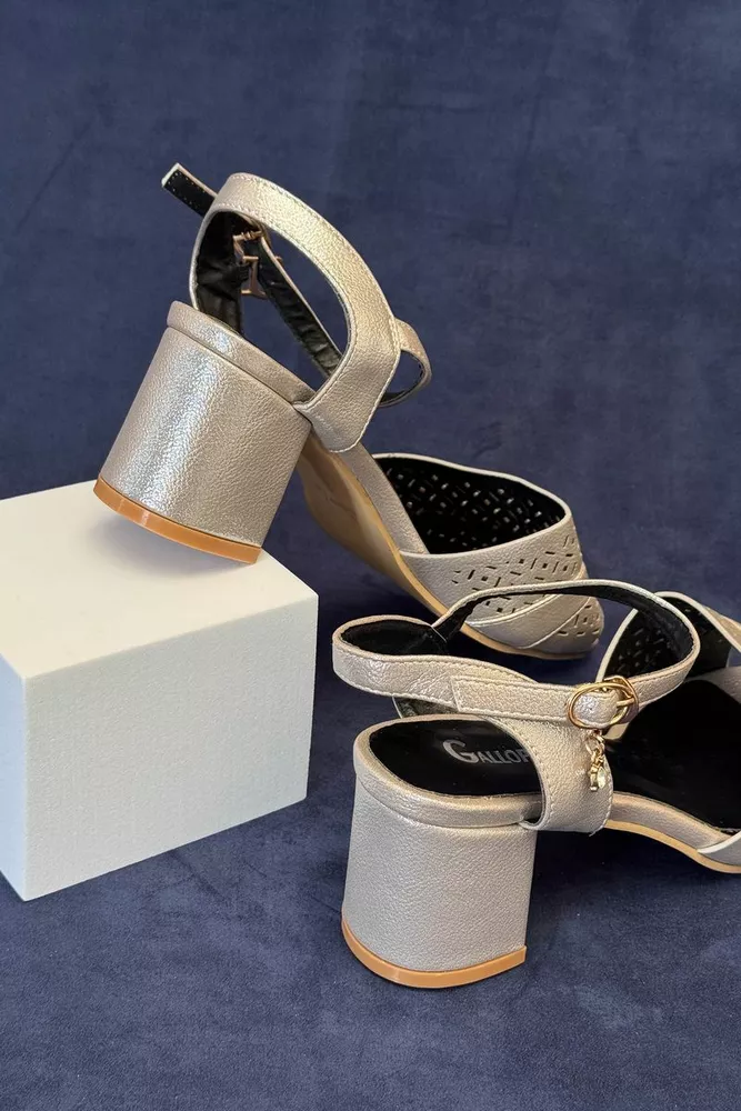 Купити Босоніжки жіночі, колір сірий, 243RE260 - Фото №4