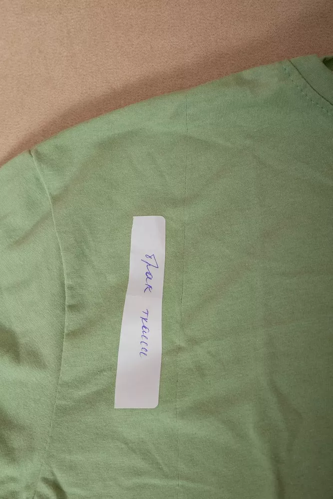 Купити Футболка жіноча однотонна  -уцінка, колір оливковий, 129R8900-1-U оптом - Фото №6