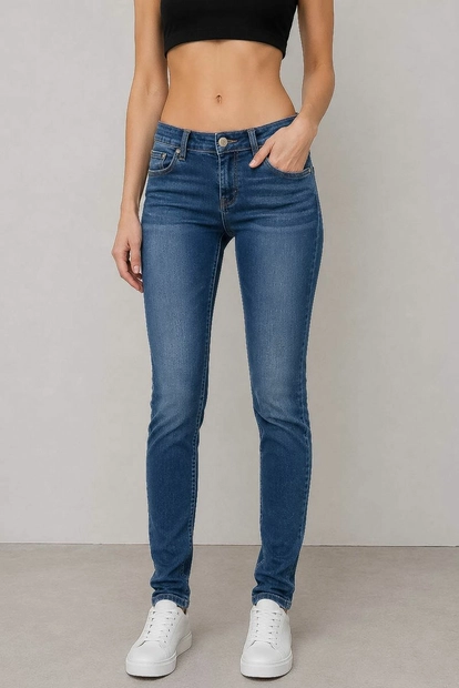 Джинси жіночі однотонні Slim fit, колір синій, 244RA601