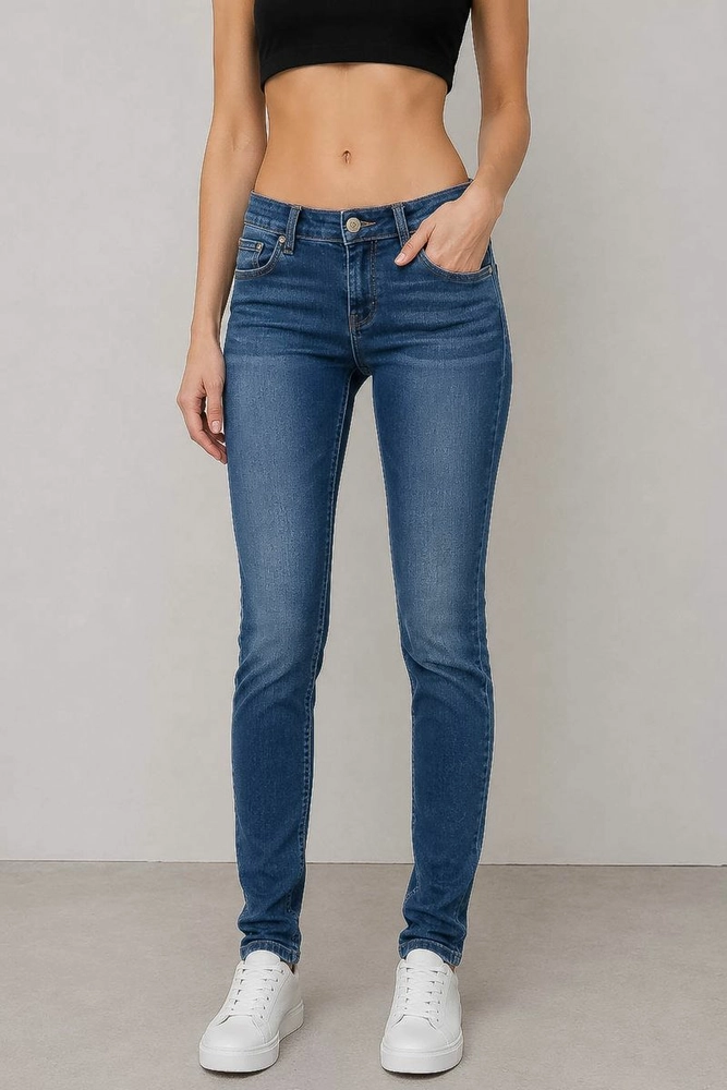 Купити Джинси жіночі однотонні Slim fit, колір синій, 244RA601 - Фото №1
