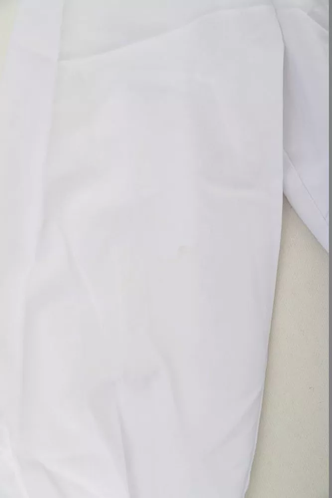 Купити Блуза однотонна  -уцінка, колір білий, 230R232-1-U-1 оптом - Фото №6