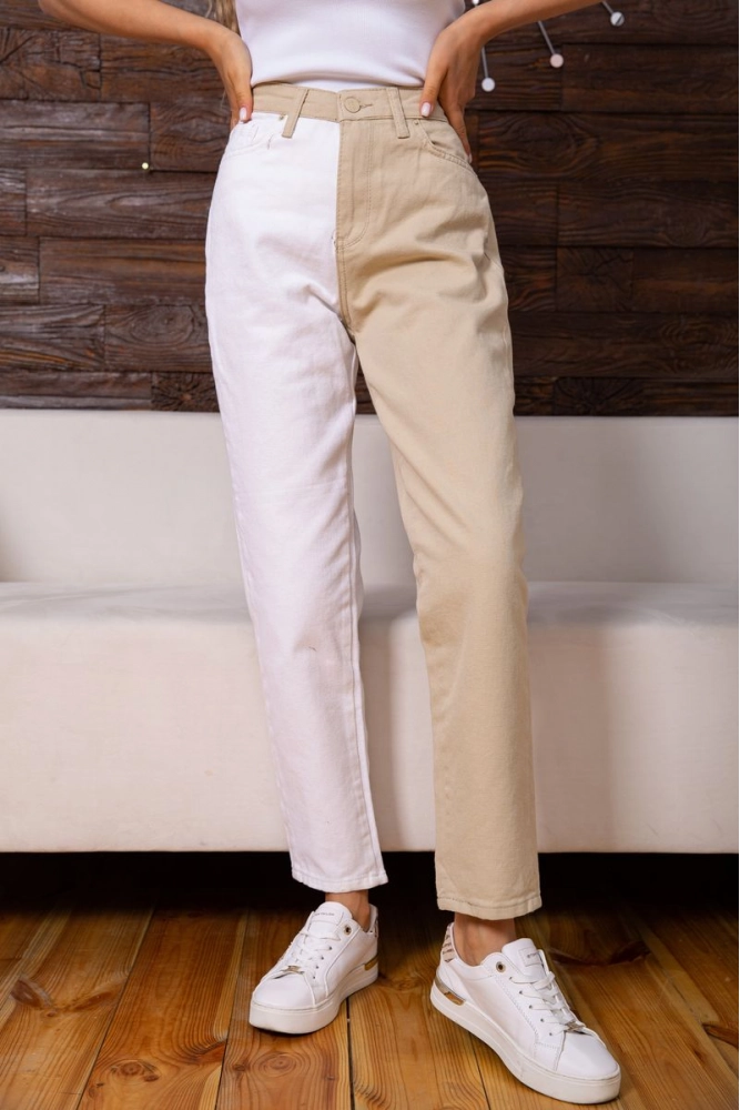 Купить Летние женские джинсы МОМ бело-бежевого цвета 164R426 - Фото №1