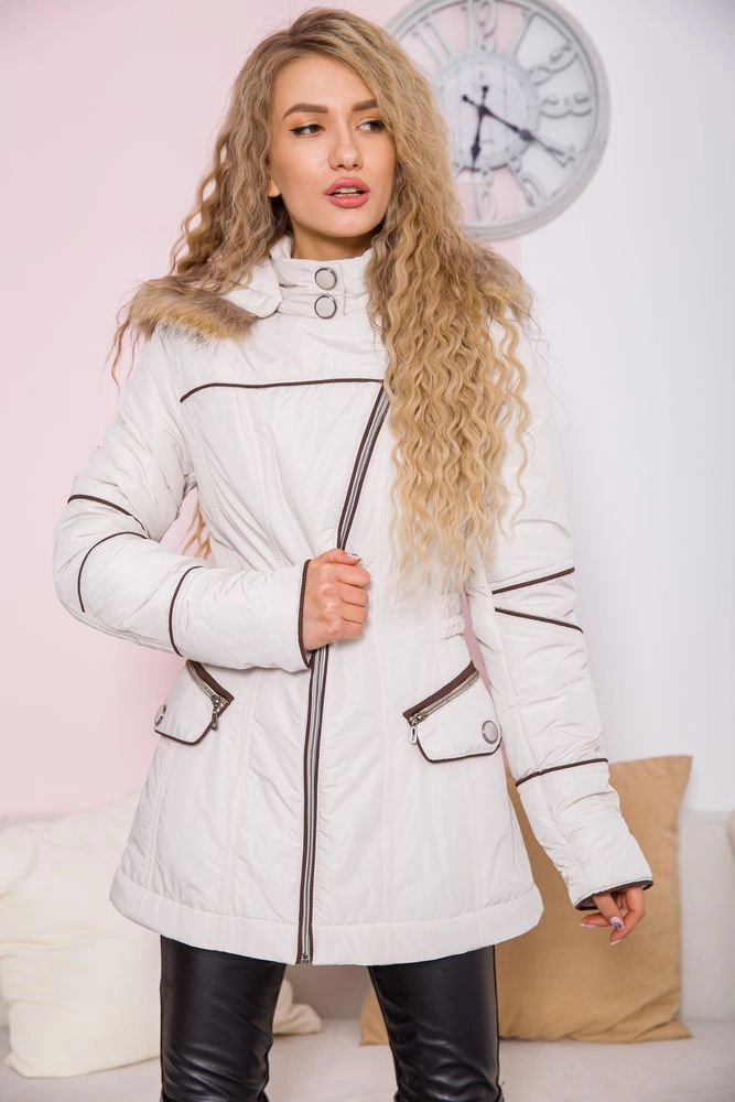 Купить Женская стеганая куртка с капюшоном молочного цвета 182R1144 - Фото №1