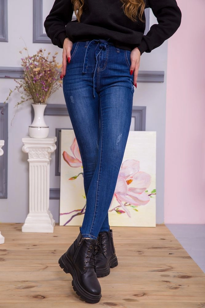 Купить Приталенные женские джинсы синего цвета 164R090 - Фото №1