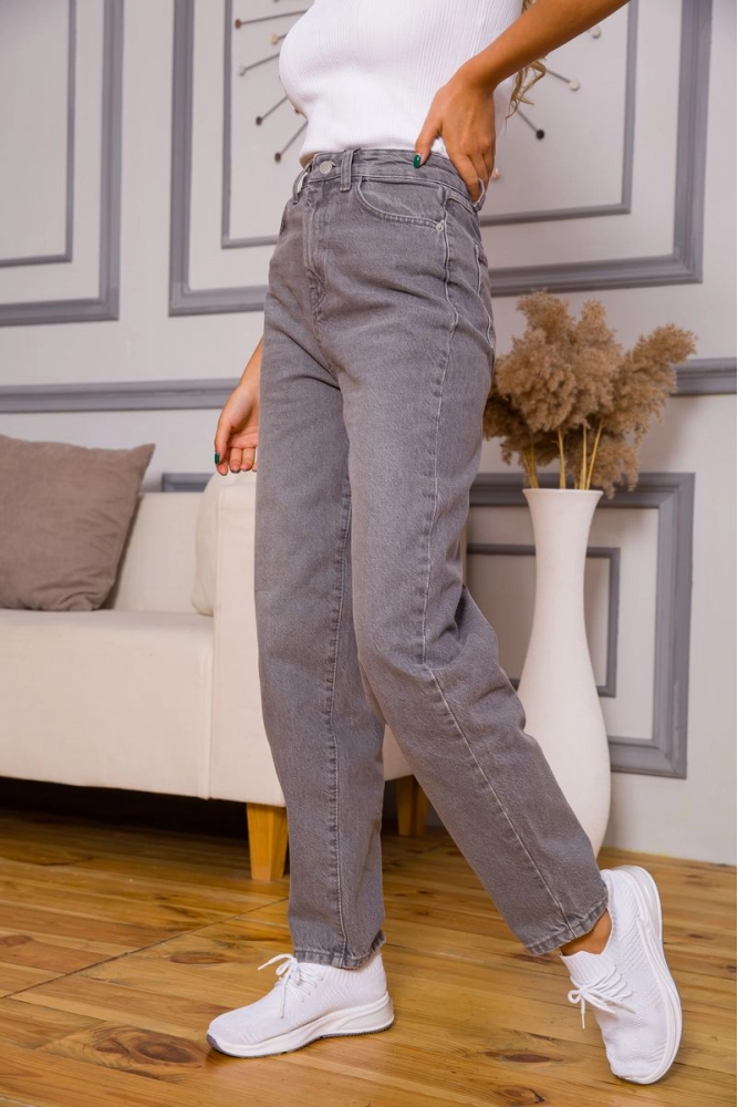 Купить Женские джинсы МОМ серого цвета 157R1215 - Фото №1